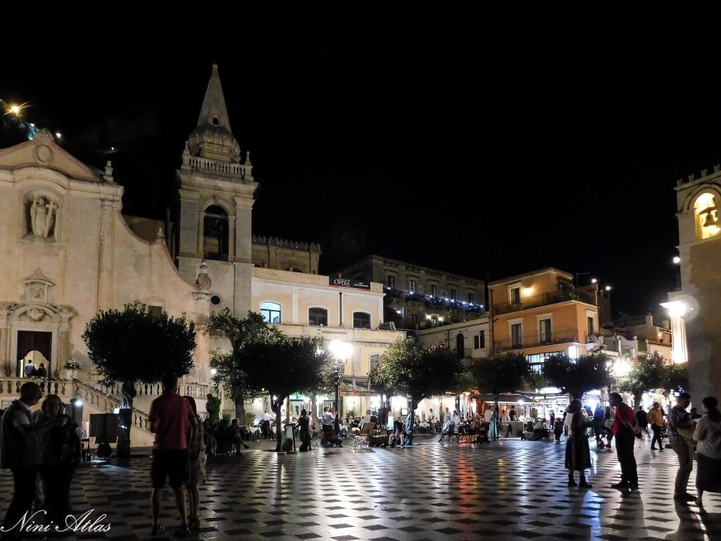 Taormina, Sicily Piazza IX Aprile